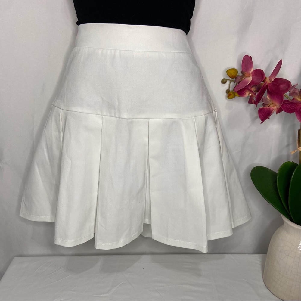 White Pleated Tennis Skirt | Size Large